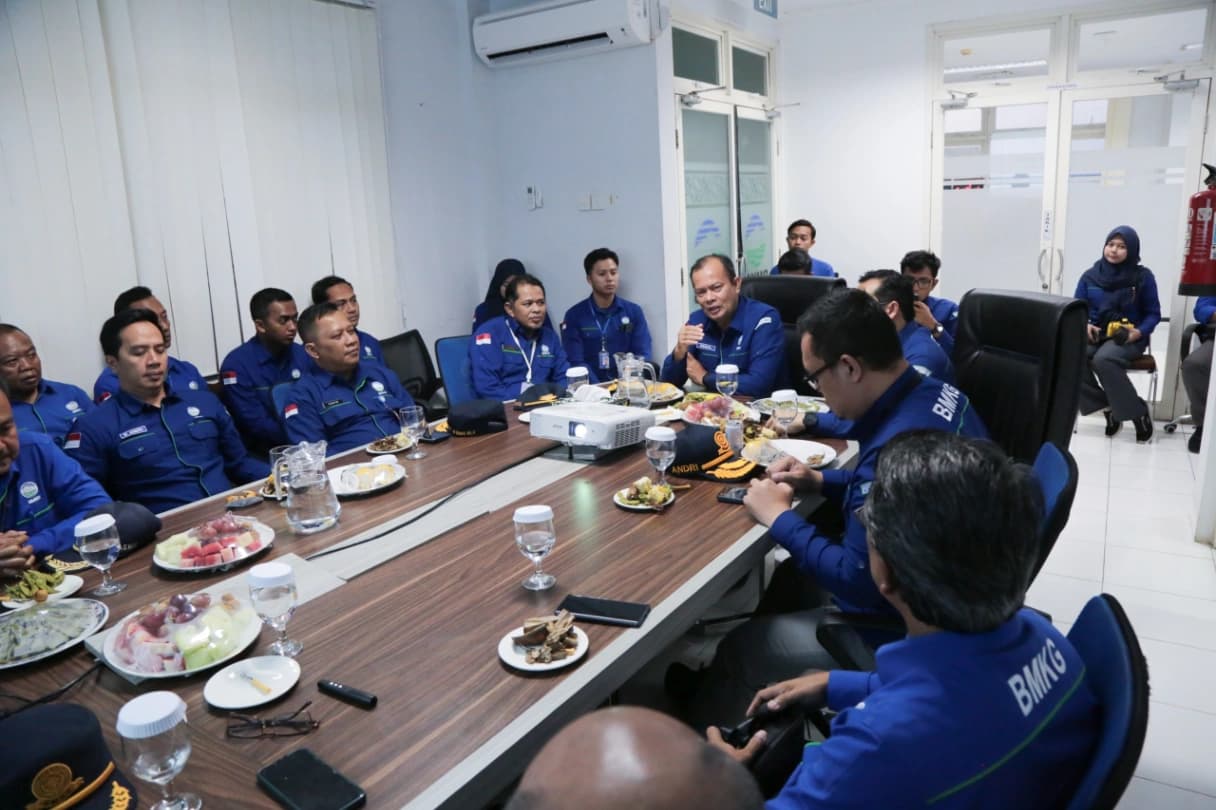 Perkuat Layanan Meteorologi, Klimatologi, dan Geofisika, Kepala BMKG Lakukan Kunjungan Strategis ke Stasiun Meteorologi APT Pranoto Samarinda